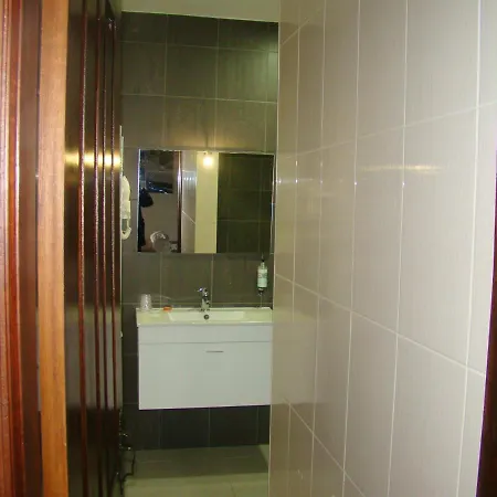 One Bedroom With Shared Pool Jacuzzi And Furnished Terrace At Armamar Porto