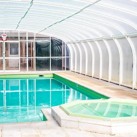One Bedroom With Shared Pool Jacuzzi And Furnished Terrace At Armamar *
